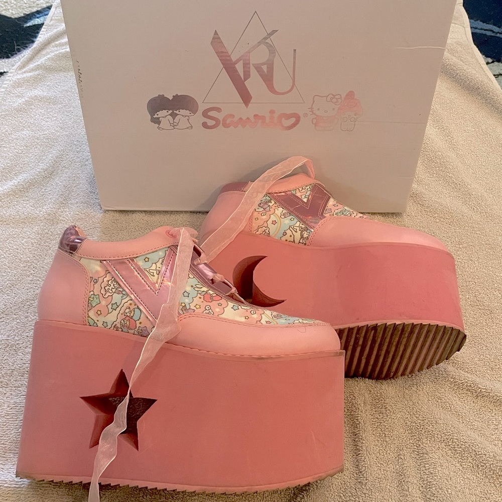 YRU Little Twin Stars Sanrio Collab Qozmo